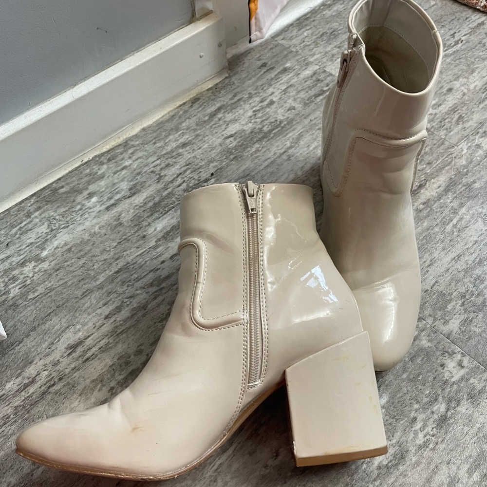 Mat and Nat white booties